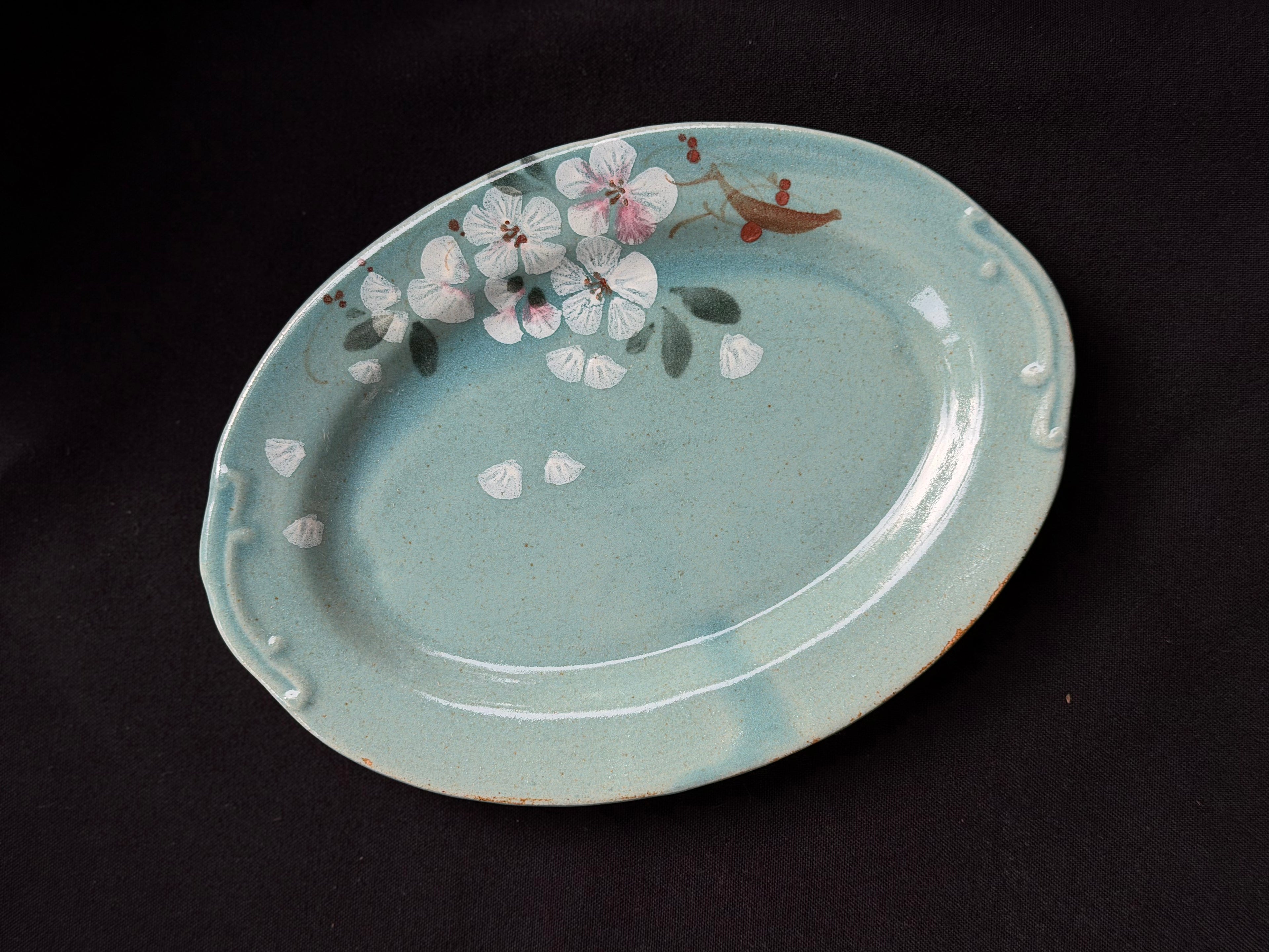 Oval Flower 8" Plate